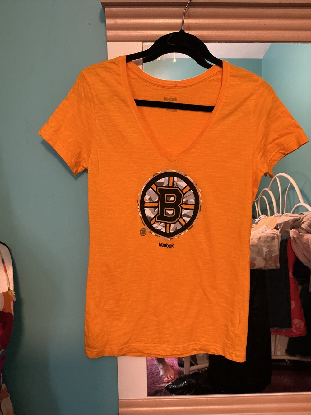Reebok Women’s Boston Bruins V-Neck Tee